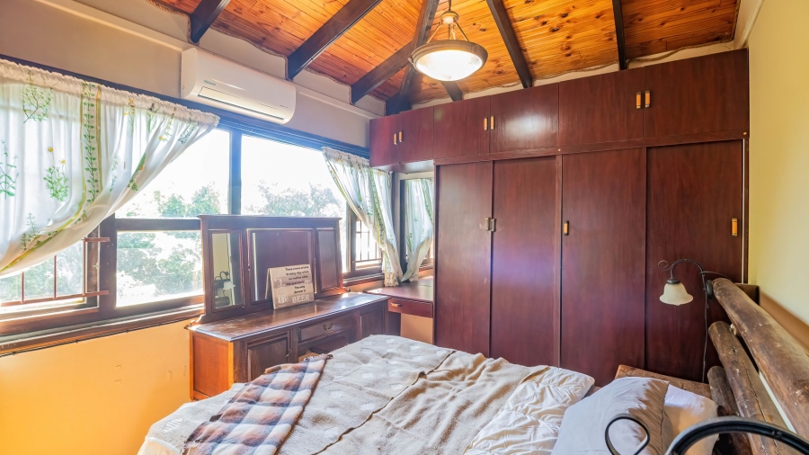 5 Bedroom Property for Sale in Lovemore Park Eastern Cape